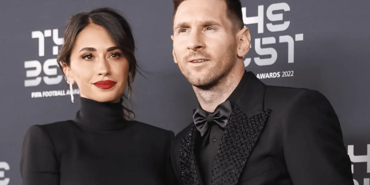 El astro argentino estaba envuelto en rumores acerca de una posible separación con su esposa, pero así se mostraron en redes