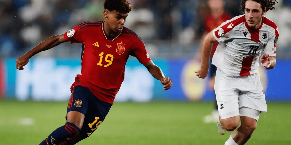 El chico del Barça ha marcado su primer gol como jugador profesional y ahora con la camiseta roja, rompiendo más récords