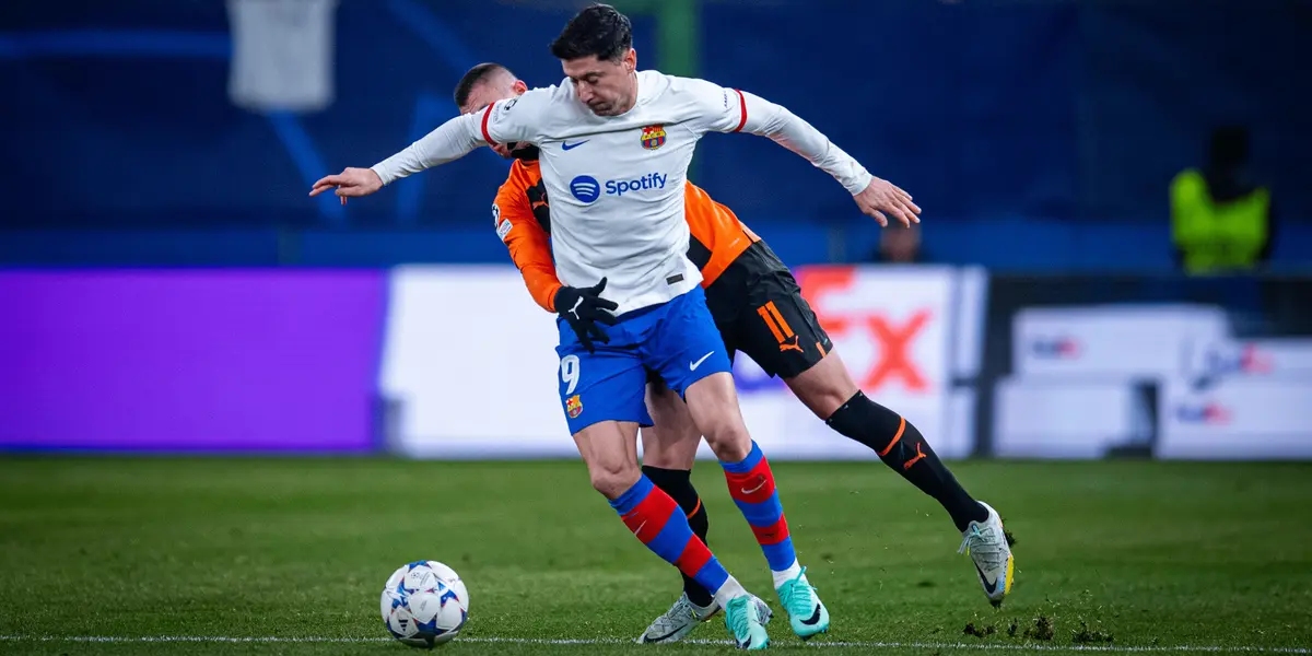 El conjunto blaugrana está teniendo un partido plano y aburrido, que se vio sacudido por el gol de Sikan para que gane el local al cabo de los primeros 45 minutos