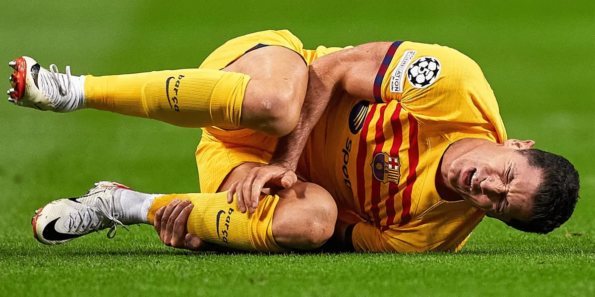 El delantero polaco tuvo que ser reemplazado en el encuentro de ayer y hoy se confirmó el grado de lesión