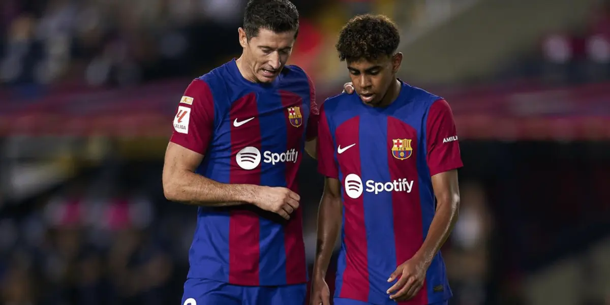 El delantero polaco tuvo un gesto muy feo con Lamine y parece que se dio cuenta unos minutos después y recogió cable