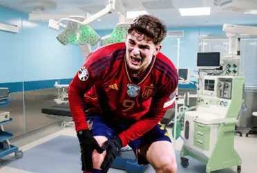 El mediocampista andaluz fue operado hace dos días y así está tras pasar por el quirófano