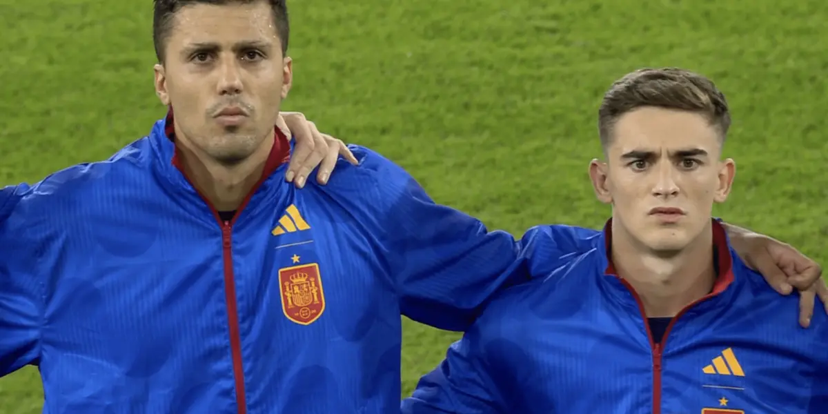 El mediocampista del Manchester City defendió a Gavi de los rumores malintencionados de la Caverna