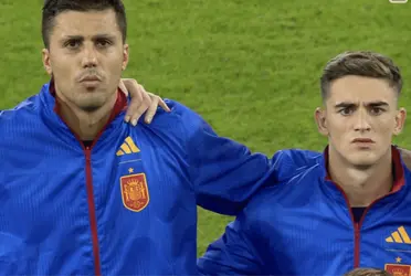 El mediocampista del Manchester City defendió a Gavi de los rumores malintencionados de la Caverna