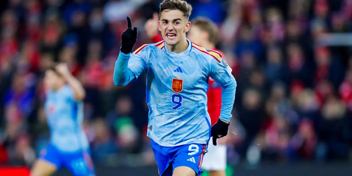 EL mediocampista palaciego se volvió viral hoy luego de que se conociera un video en el que tuvo un gran gesto para con sus compañeros