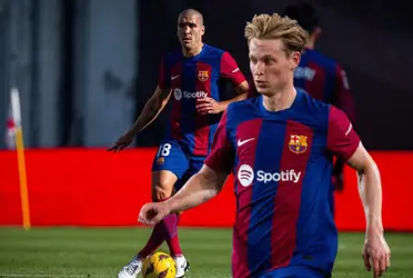 El mediocampo del Barça estuvo más equilibrado en el día de hoy, pero porque el neerlandés es un fuera de serie. Pero incluso con él, Oriol demuestra debilidades