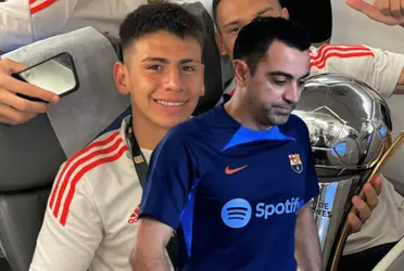 La joya argentina se consagró campeón en el elenco argentino y el Barça habría tomado una decisión con él