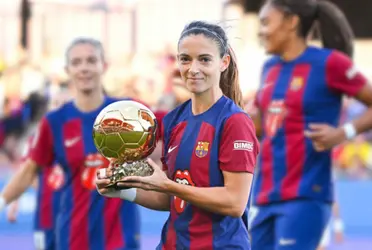 La mejor jugadora del mundo presentó y ofreció su trofeo del Balón de Oro ante el Johan Cruyff y el equipo le regaló una goleada increíble