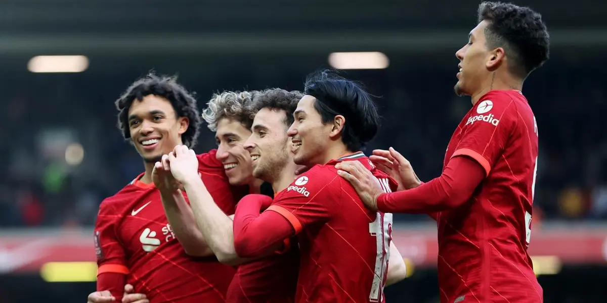 Un lateral derecho buscaría salir de su club en verano y el Barça está al asecho